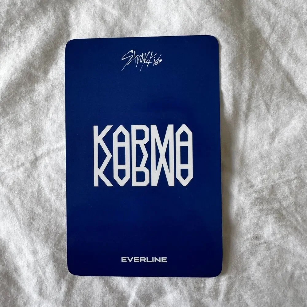 Hyunjin Karma Everline Photocard Flower